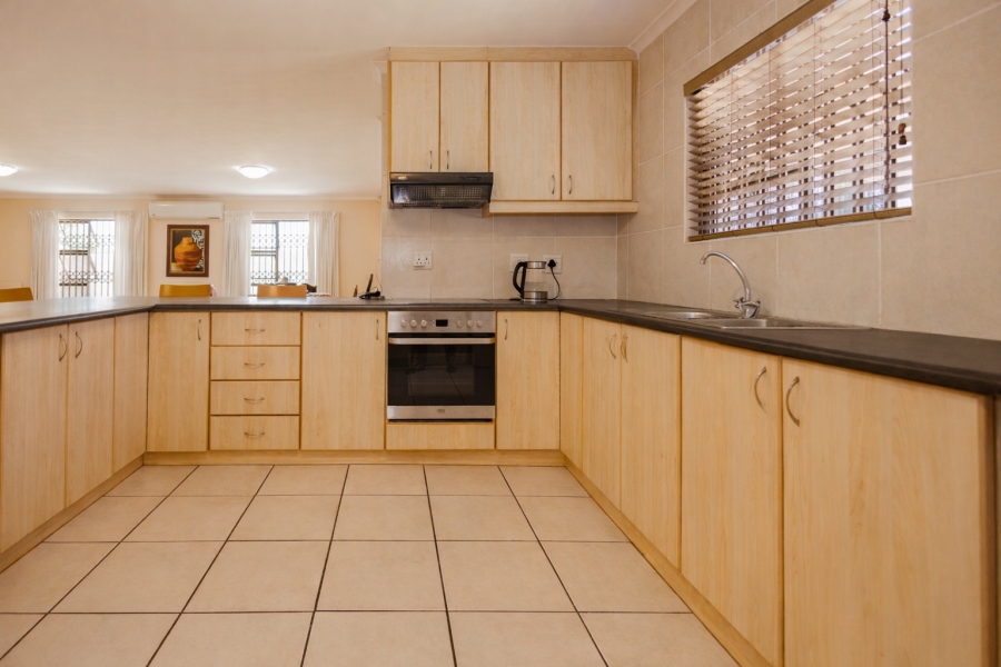 3 Bedroom Property for Sale in Tara Western Cape